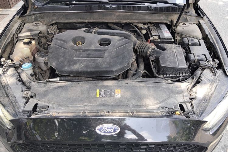 Used Ford Mondeo 2013 2.0L GTDi240 Luxury Sport Model Engine Bay