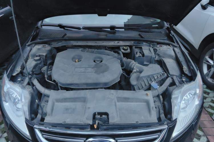 Used Ford Mondeo 2013 2.0L GTDi 200 Luxury Model Engine Bay