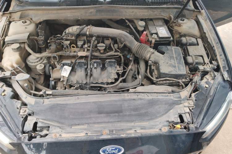 Used Ford Mondeo 2013 2.0L GTDi 200 Fashion Edition Engine Bay
