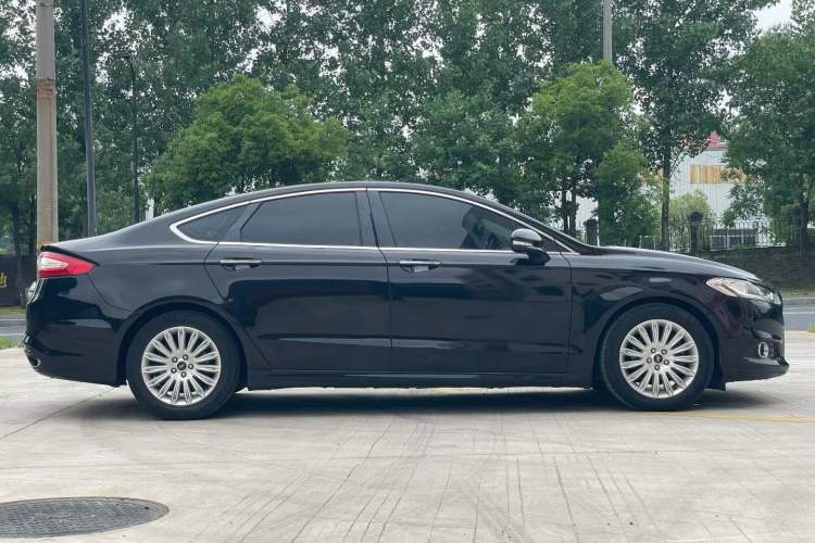 Used Ford Mondeo 2013 2.0L GTDi 200 Luxury Model Exterior 4
