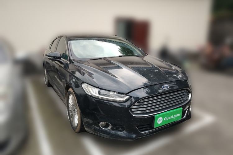 Used Ford Mondeo 2013 2.0L GTDi 200 Luxury Model Front Right 45 Deg
