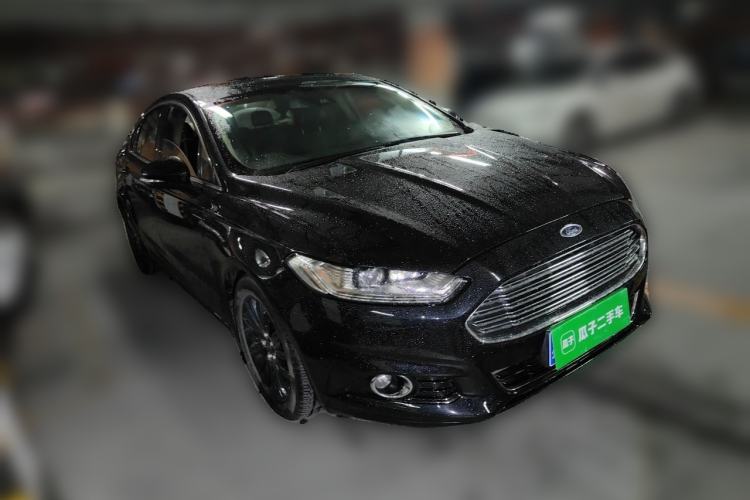 Used Ford Mondeo 2013 2.0L GTDi 200 Luxury Model Front Right 45 Deg