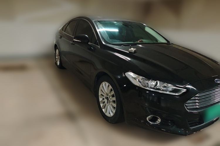 Used Ford Mondeo 2013 2.0L GTDi 200 Fashion Edition Front Right 45 Deg