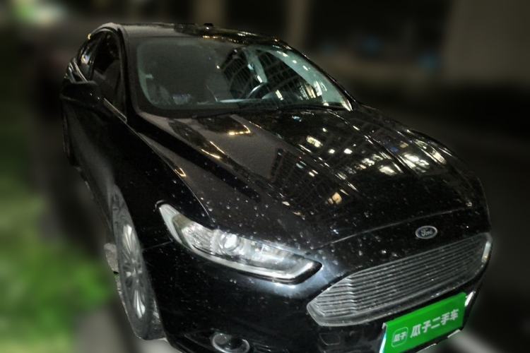 Used Ford Mondeo 2013 2.0L GTDi 200 Luxury Model Front Right 45 Deg