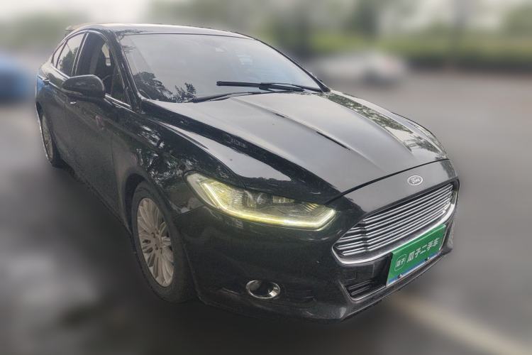 Used Ford Mondeo 2013 2.0L GTDi 200 Luxury Model Front Right 45 Deg