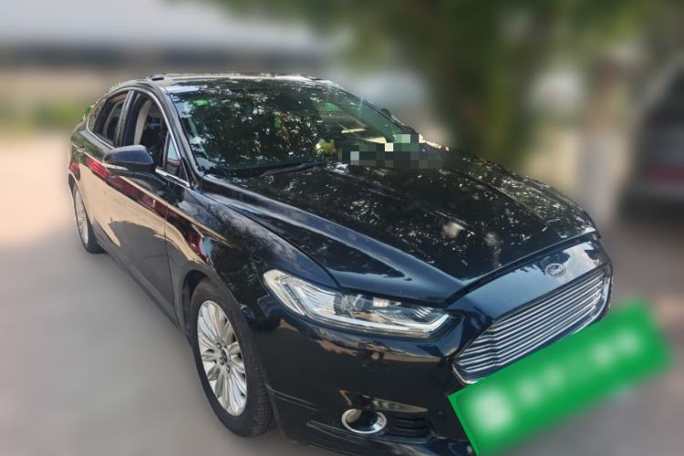 Used Ford Mondeo 2013 2.0L GTDi 200 Luxury Model Front Right 45 Deg