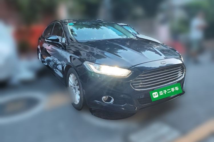 Used Ford Mondeo 2013 2.0L GTDi 200 Luxury Model Front Right 45 Deg