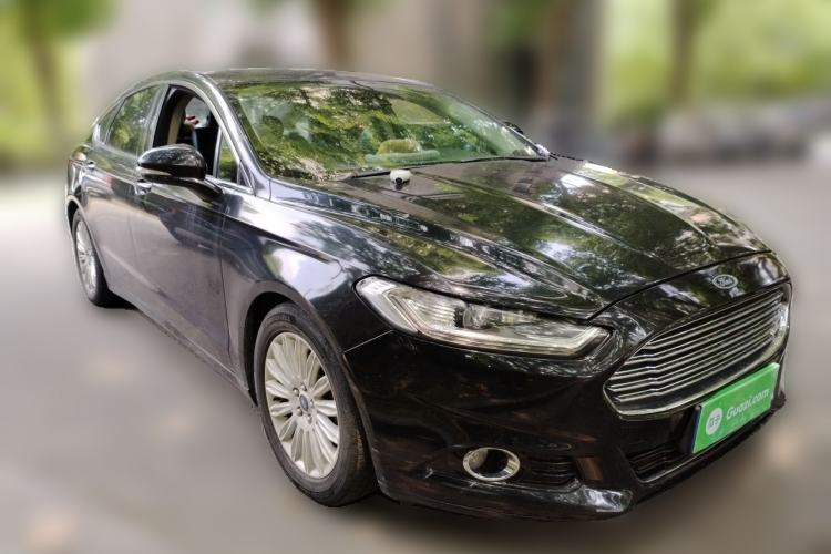 Used Ford Mondeo 2013 2.0L GTDi 200 Luxury Model Front Right 45 Deg
