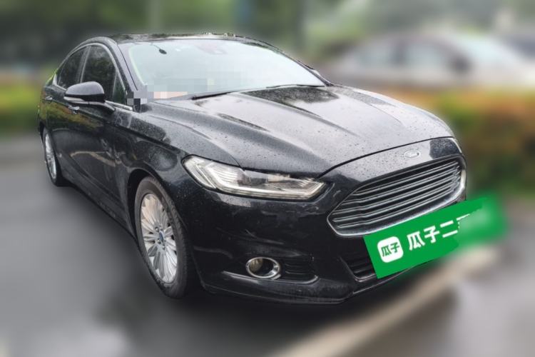 Used Ford Mondeo 2013 2.0L GTDi 200 Luxury Model Front Right 45 Deg