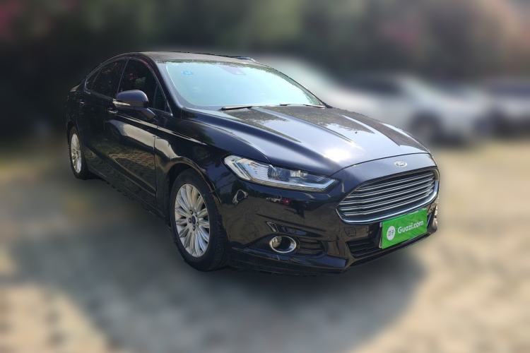 Used Ford Mondeo 2013 2.0L GTDi 200 Luxury Model Front Right 45 Deg