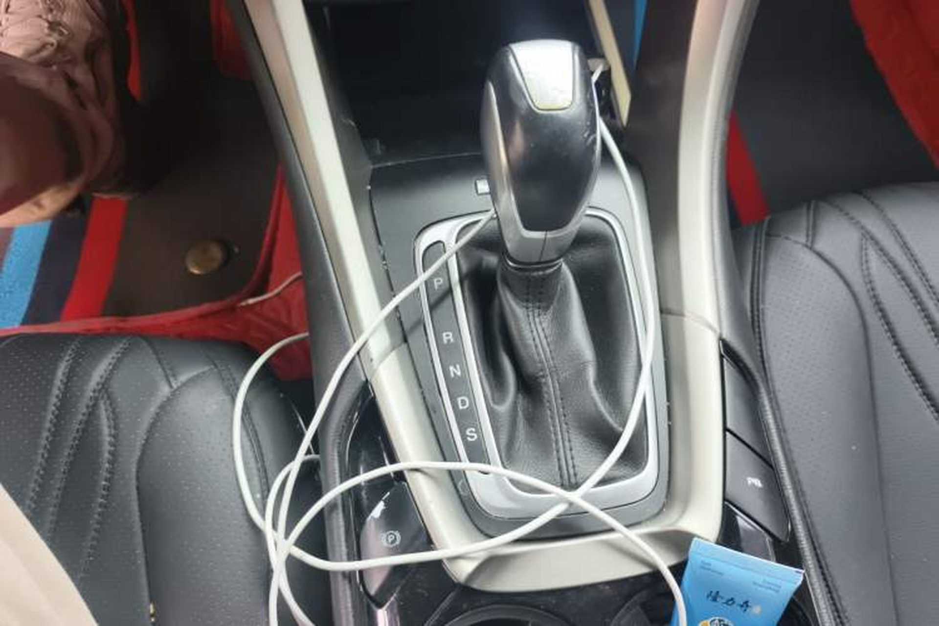 Used Ford Mondeo 2013 2.0L GTDi240 Ultimate Edition Gear Lever