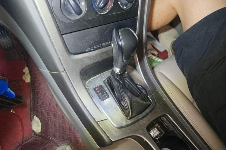 Used Ford Mondeo 2013 2.3L Fashion Edition Gear Lever