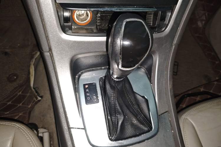 Used Ford Mondeo 2013 2.3L Fashion Edition Gear Lever