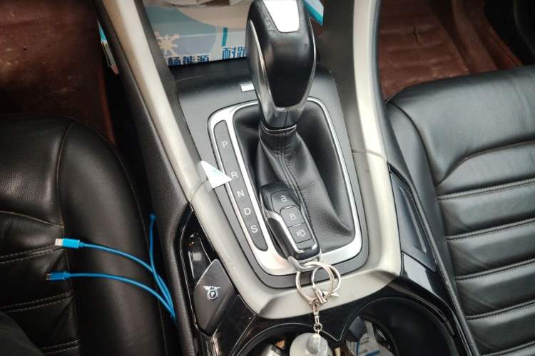 Used Ford Mondeo 2013 2.0L GTDi 200 Luxury Model Gear Lever