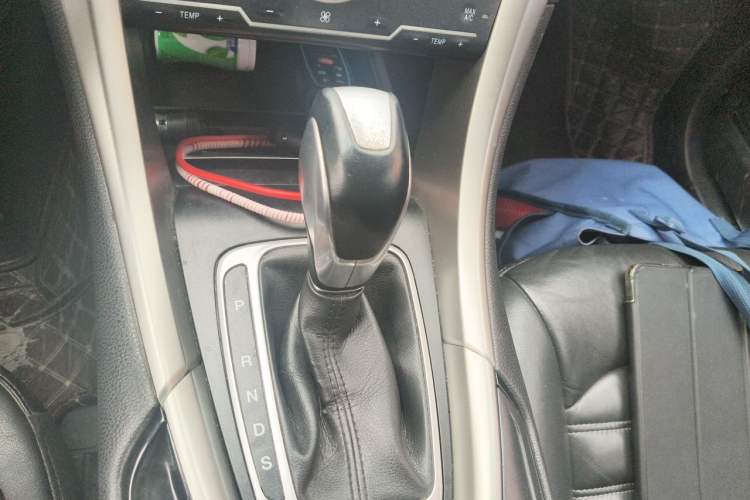 Used Ford Mondeo 2013 2.0L GTDi 200 Fashion Edition Gear Lever