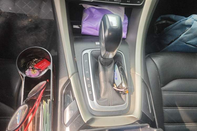 Used Ford Mondeo 2013 2.0L GTDi 200 Luxury Model Gear Lever