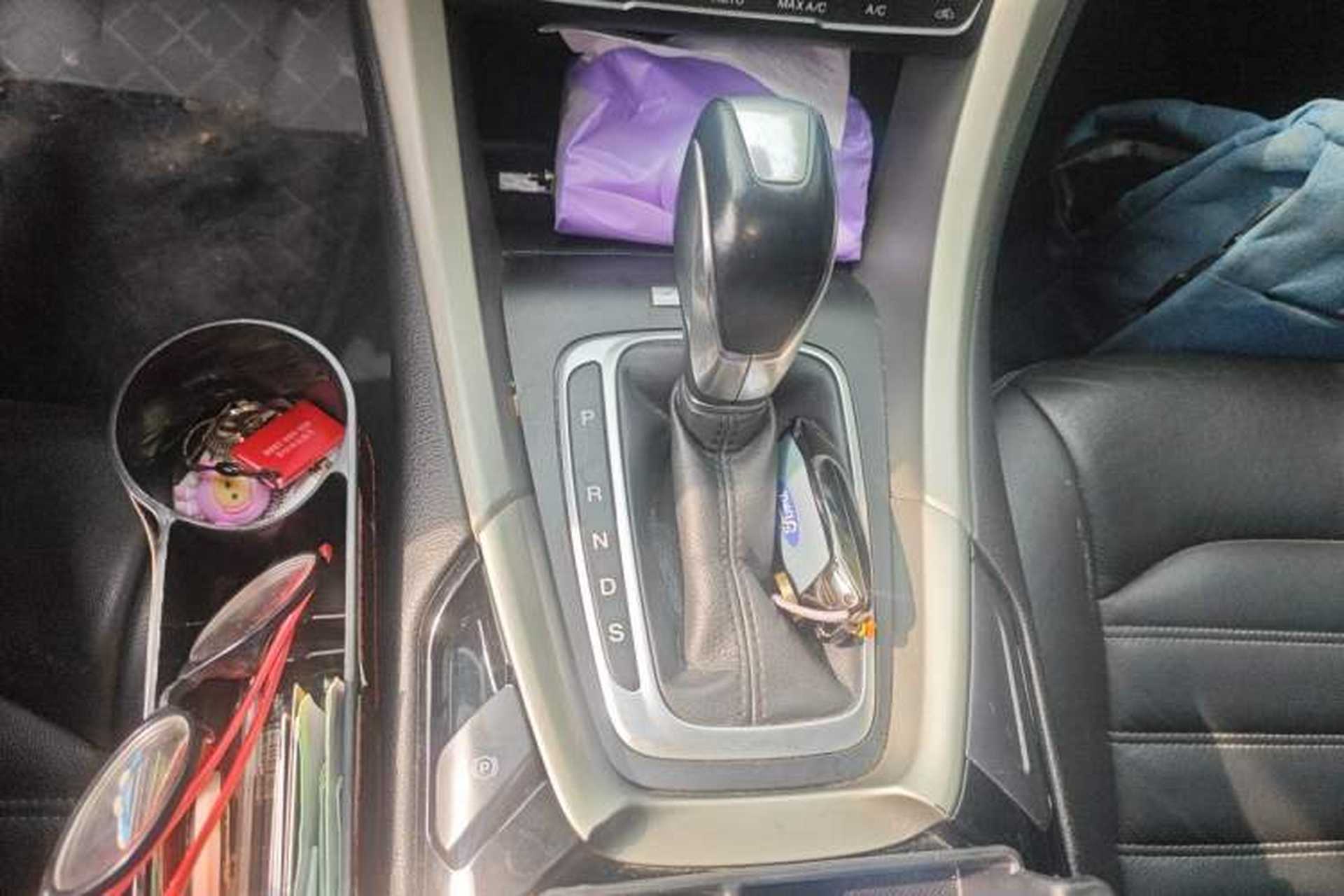Used Ford Mondeo 2013 2.0L GTDi 200 Luxury Model Gear Lever