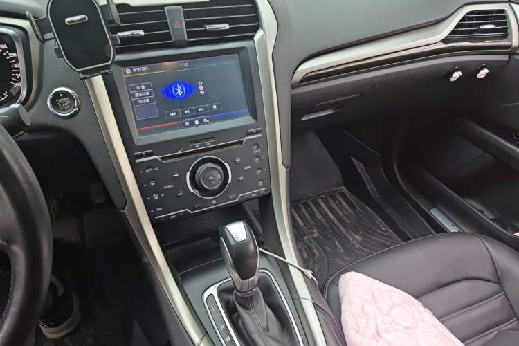 Used Ford Mondeo 2013 2.0L GTDi 200 Fashion Edition Gear Lever