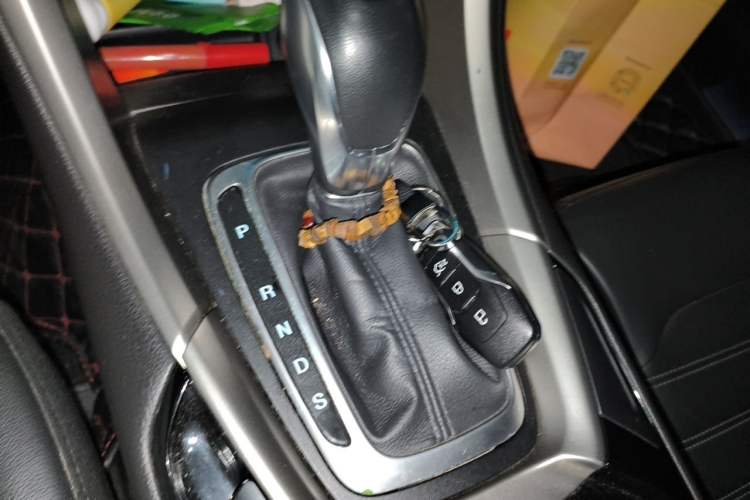 Used Ford Mondeo 2013 2.0L GTDi 200 Luxury Model Gear Lever