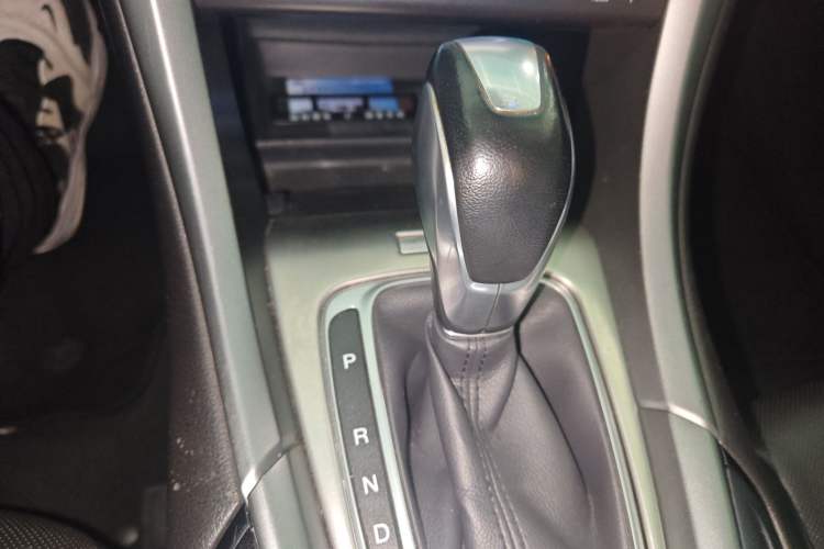 Used Ford Mondeo 2013 2.0L GTDi240 Luxury Sport Model Gear Lever