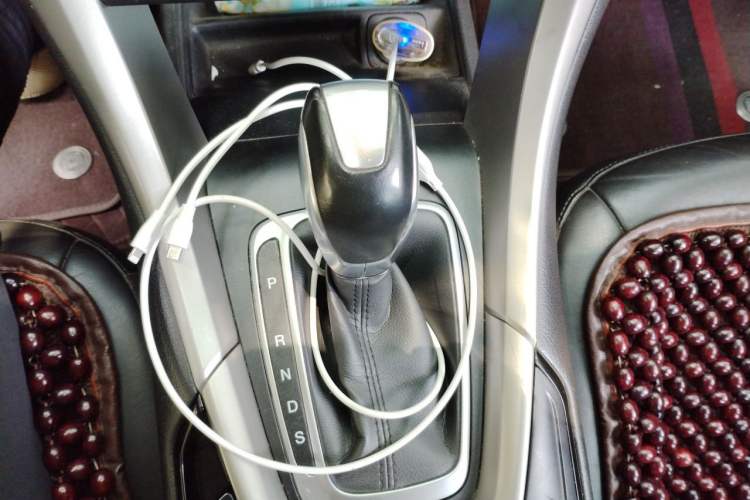 Used Ford Mondeo 2013 2.0L GTDi 200 Luxury Model Gear Lever