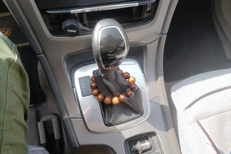 Used Ford Mondeo 2013 2.3L Fashion Edition Gear Lever