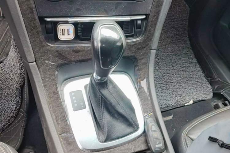 Used Ford Mondeo 2013 2.3L Luxury Model Gear Lever