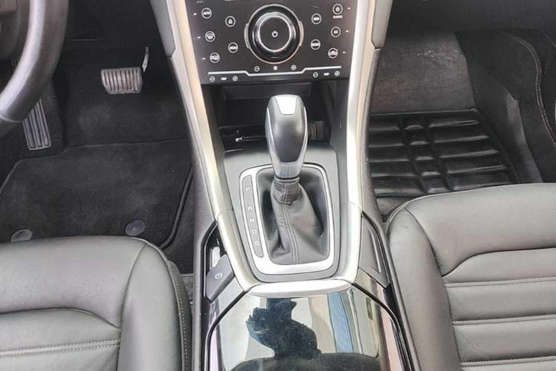 Used Ford Mondeo 2013 2.0L GTDi 200 Fashion Edition Gear Lever