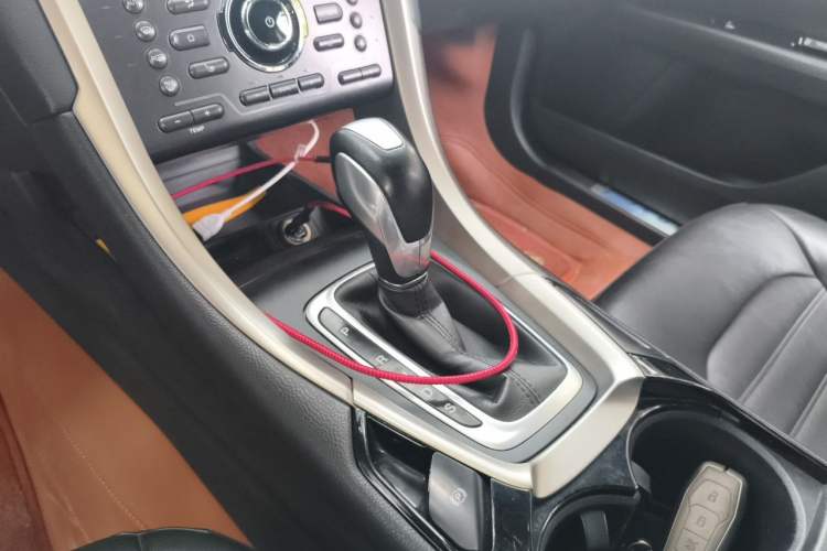 Used Ford Mondeo 2013 2.0L GTDi 200 Fashion Edition Gear Lever