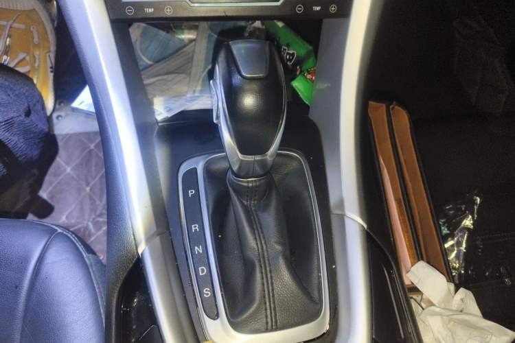 Used Ford Mondeo 2013 1.5L GTDi180 Fashion Edition Gear Lever