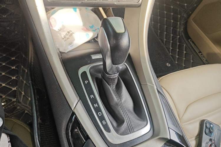 Used Ford Mondeo 2013 2.0L GTDi240 Ultimate Edition Gear Lever