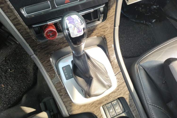 Used Ford Mondeo 2013 2.3L Luxury Model Gear Lever