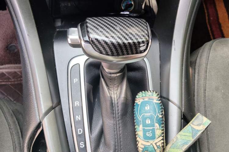 Used Ford Mondeo 2013 2.0L GTDi240 Luxury Sport Model Gear Lever
