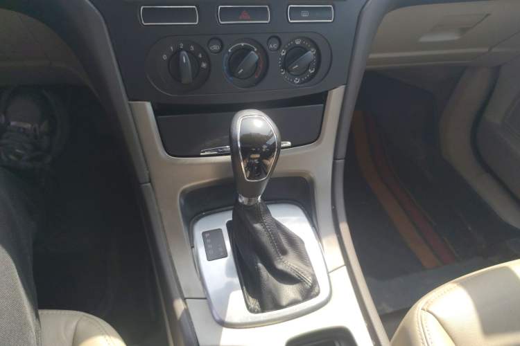 Used Ford Mondeo 2013 2.3L Fashion Edition Gear Lever