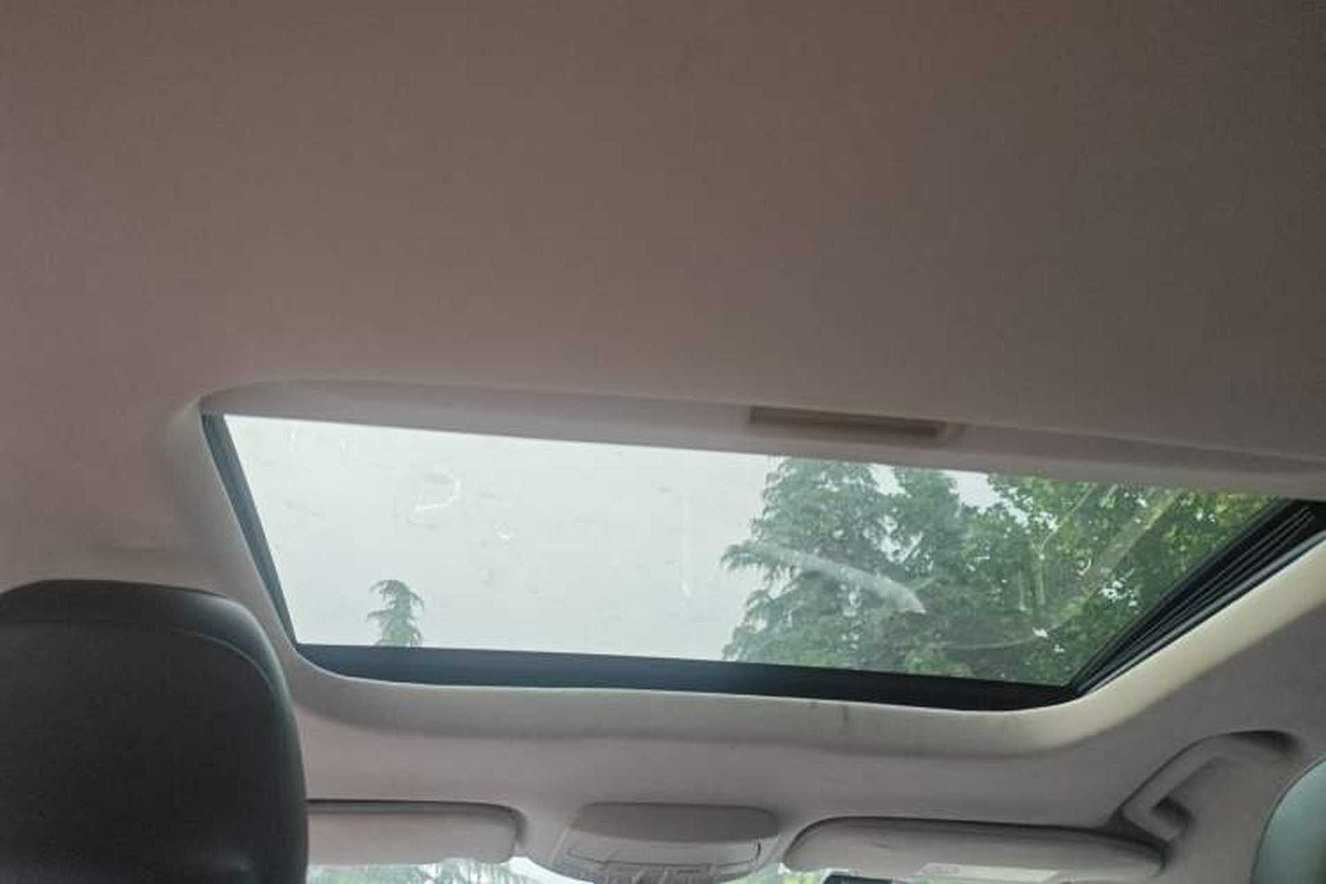 Used Ford Mondeo 2013 2.0L GTDi 200 Luxury Model Headliner