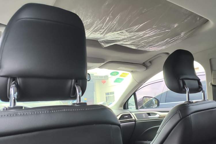 Used Ford Mondeo 2013 2.0L GTDi 200 Luxury Model Headliner