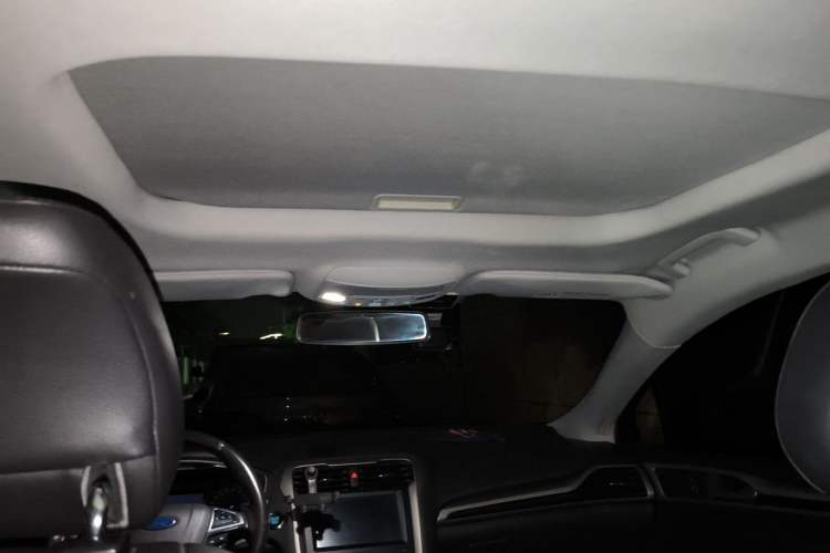 Used Ford Mondeo 2013 2.0L GTDi 200 Luxury Model Headliner