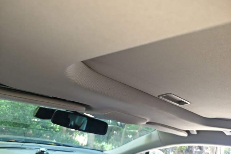 Used Ford Mondeo 2013 2.0L GTDi 200 Luxury Model Headliner