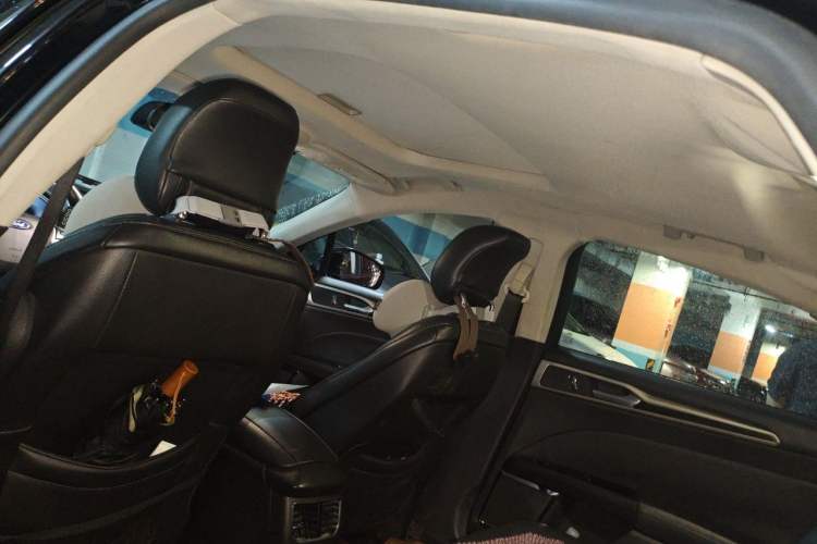 Used Ford Mondeo 2013 2.0L GTDi 200 Luxury Model Headliner