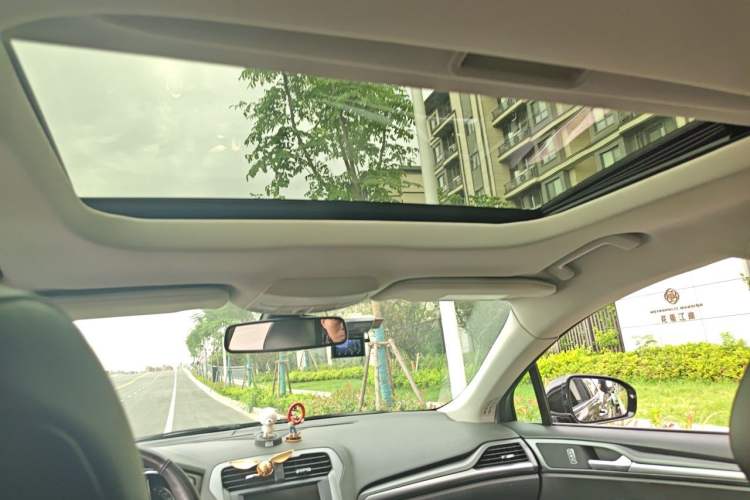 Used Ford Mondeo 2013 2.0L GTDi240 Luxury Sport Model Headliner