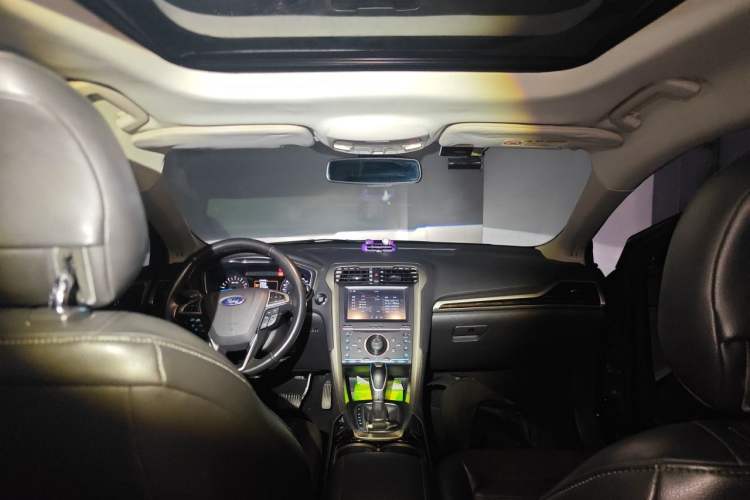 Used Ford Mondeo 2013 2.0L GTDi 200 Fashion Edition Headliner