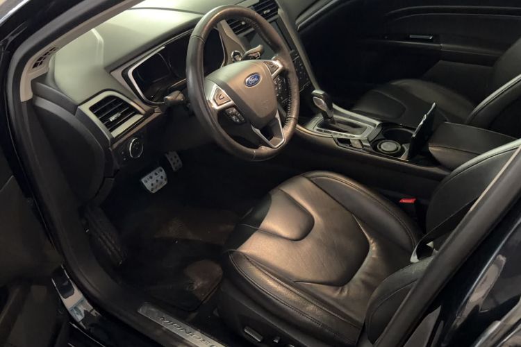 Used Ford Mondeo 2013 2.0L GTDi240 Luxury Sport Model Interior 1