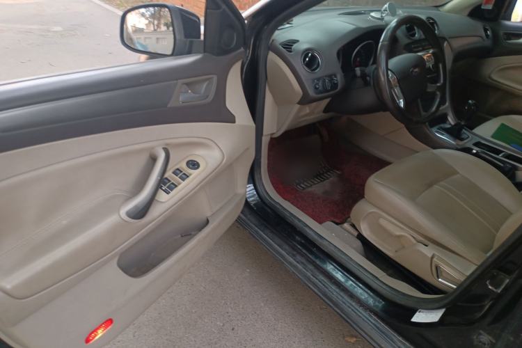 Used Ford Mondeo 2013 2.3L Fashion Edition Interior 3