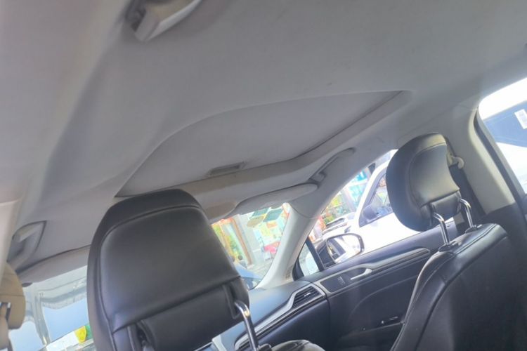Used Ford Mondeo 2013 2.0L GTDi 200 Fashion Edition Interior 3