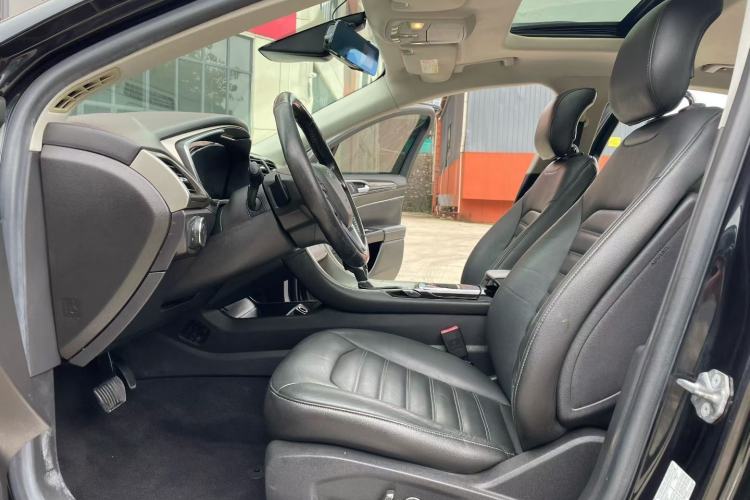 Used Ford Mondeo 2013 2.0L GTDi 200 Luxury Model Interior 3