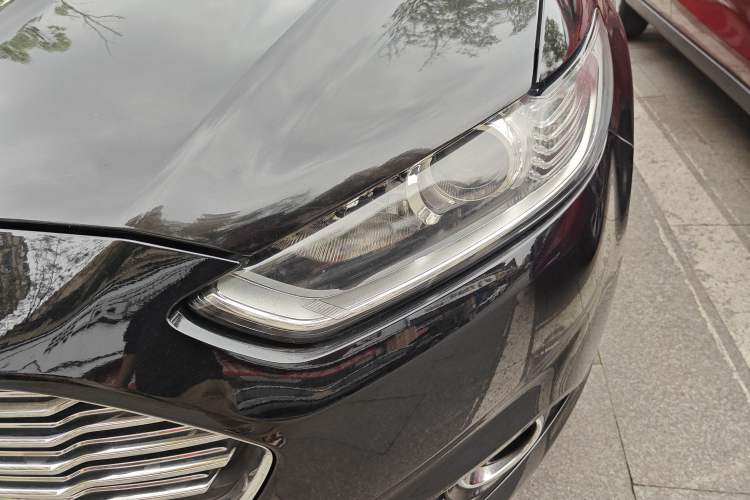 Used Ford Mondeo 2013 2.0L GTDi 200 Fashion Edition Left Front Headlight