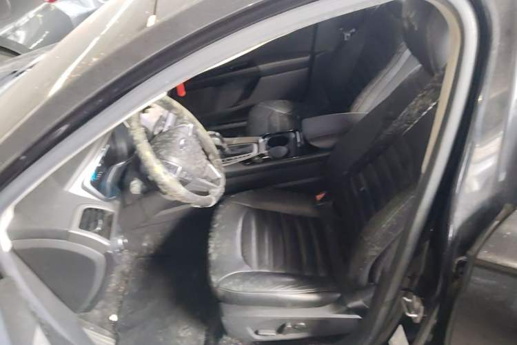 Used Ford Mondeo 2013 2.0L GTDi 200 Fashion Edition Left Front Seat