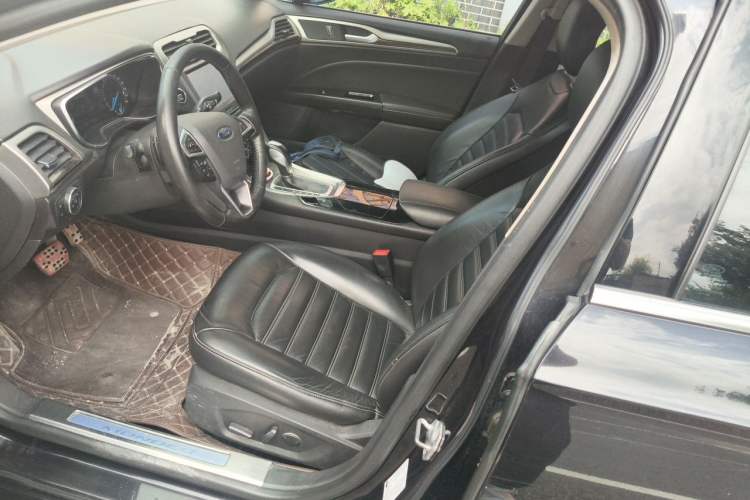 Used Ford Mondeo 2013 2.0L GTDi 200 Fashion Edition Left Front Seat