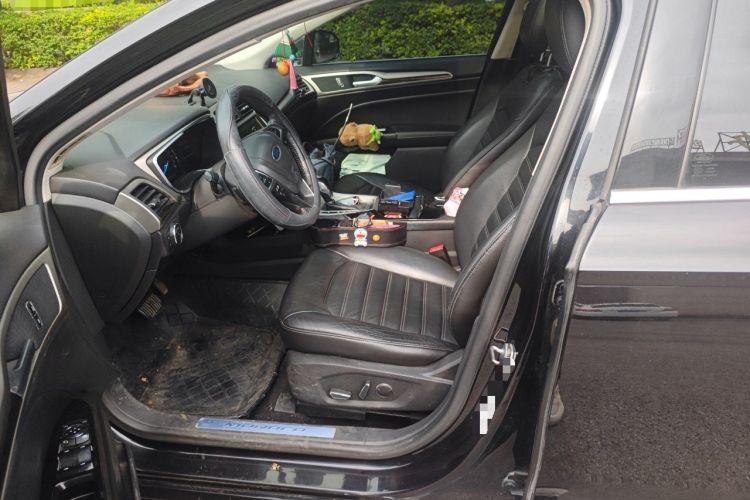 Used Ford Mondeo 2013 2.0L GTDi 200 Luxury Model Left Front Seat