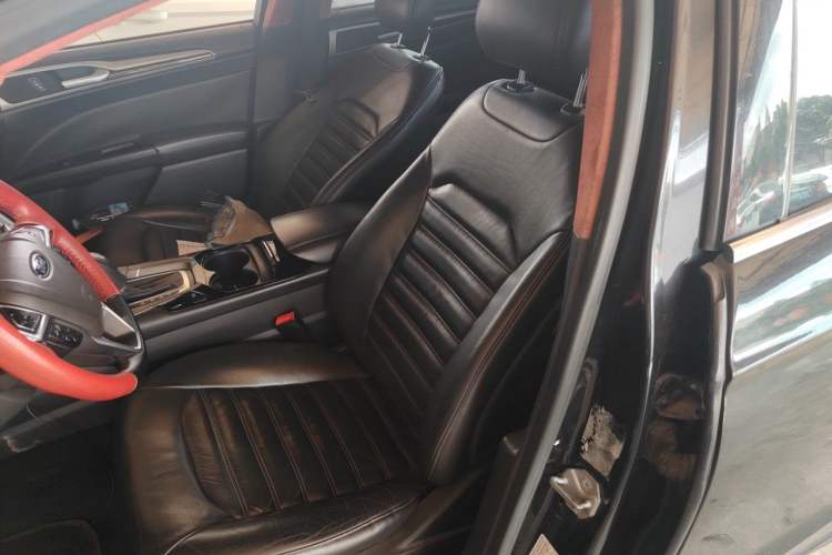 Used Ford Mondeo 2013 2.0L GTDi 200 Luxury Model Left Front Seat